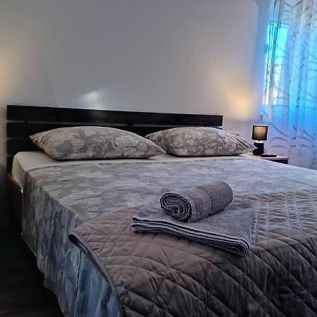 Apartmentt Vinko Bilota Seget Vranjica Ngoại thất bức ảnh
