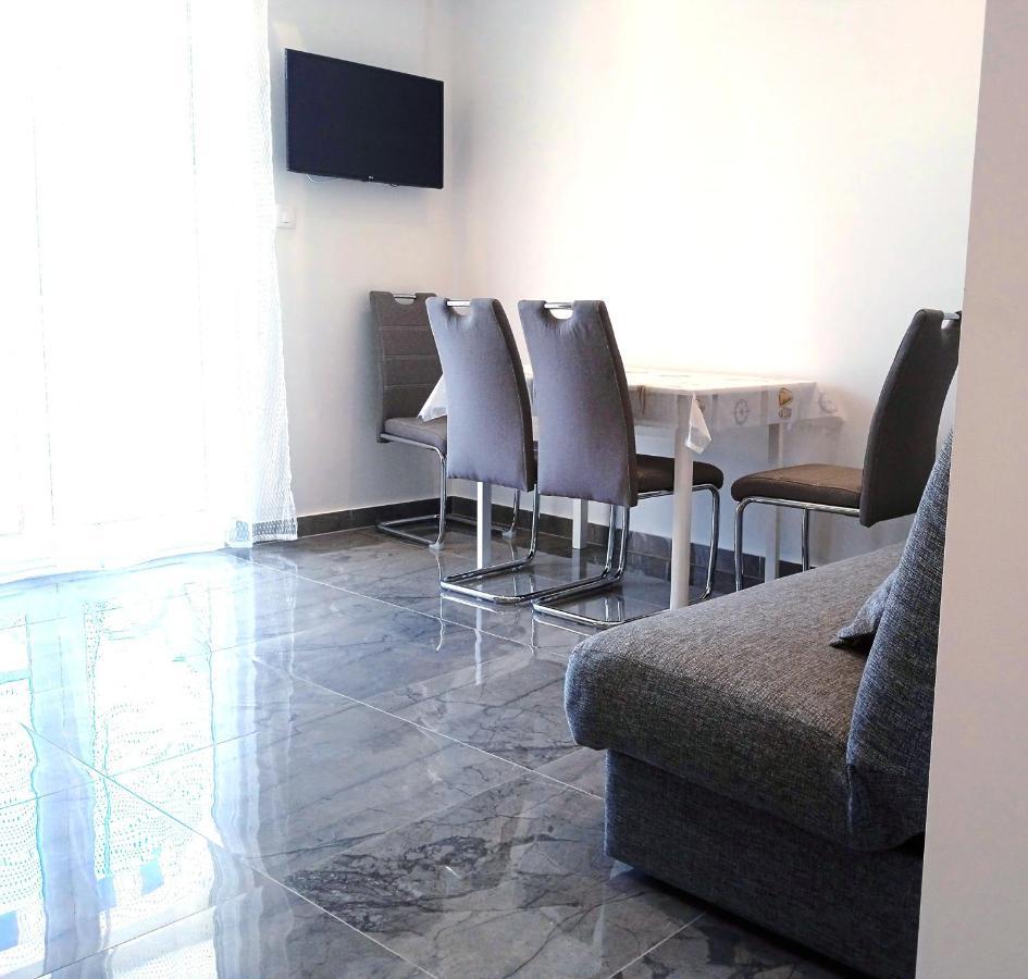 Apartmentt Vinko Bilota Seget Vranjica Ngoại thất bức ảnh